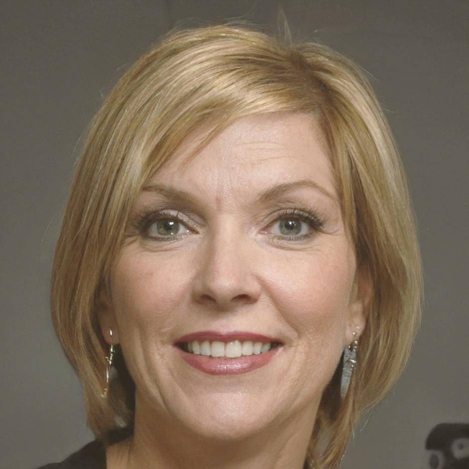 Portrait de Camille Moreau, formatrice en gestion budgétaire